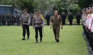 Foto : Kapolres Bangka AKBP Taufik Noor Isya, S.I.K. Pimpina Apel Gelar Pasukan Operasi Ketupat Menumbing 2023